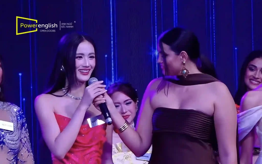 Hoa hậu Ý Nhi tham gia Miss World